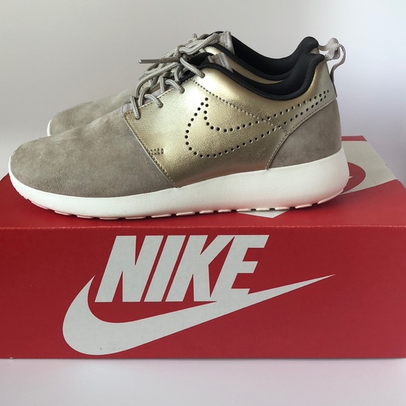 nike roshe premium suede